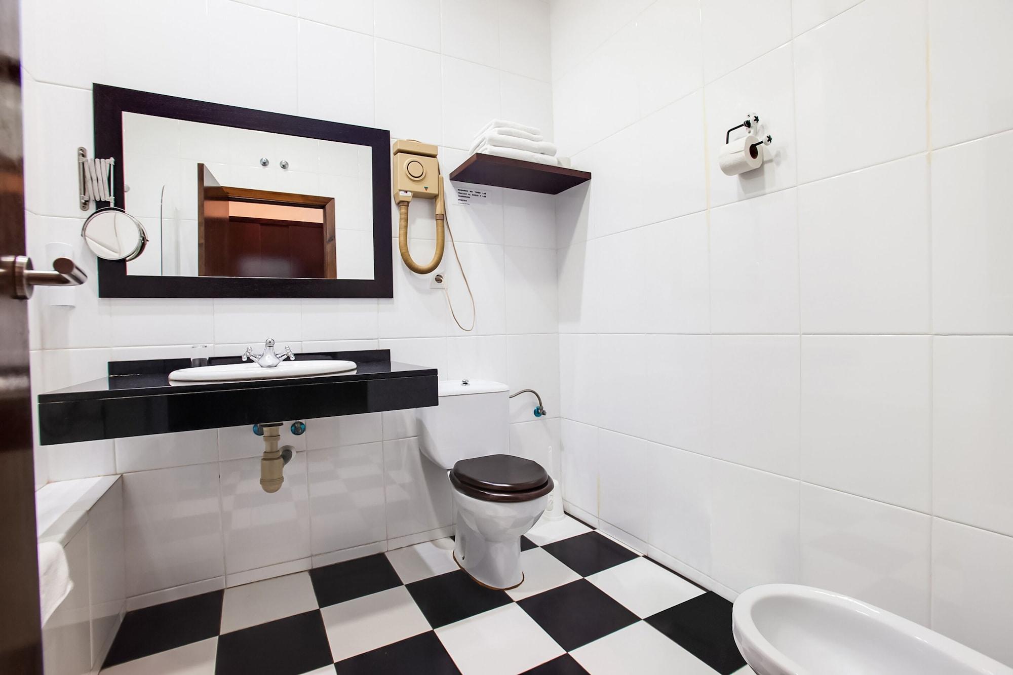Oyo Hotel Parque Empresarial Avilés Eksteriør bilde