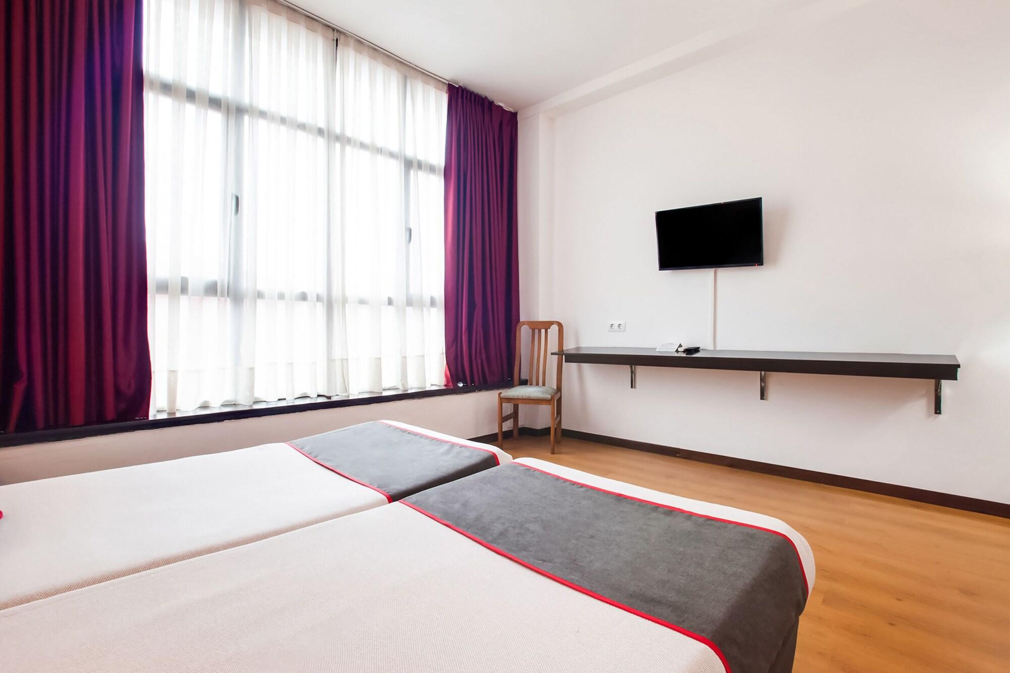 Oyo Hotel Parque Empresarial Avilés Eksteriør bilde