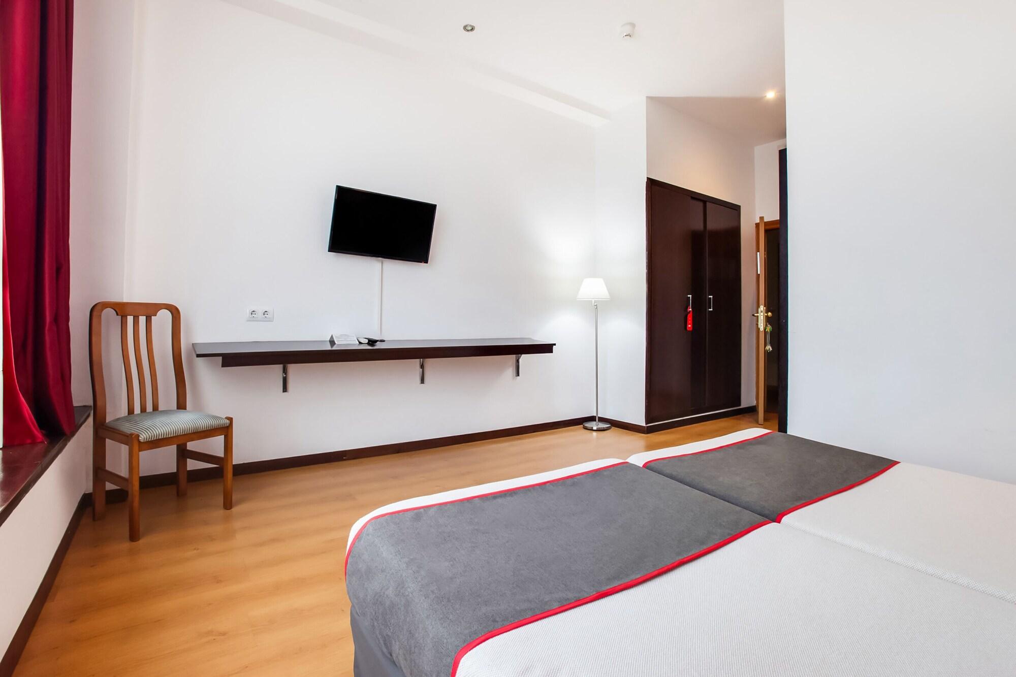 Oyo Hotel Parque Empresarial Avilés Eksteriør bilde