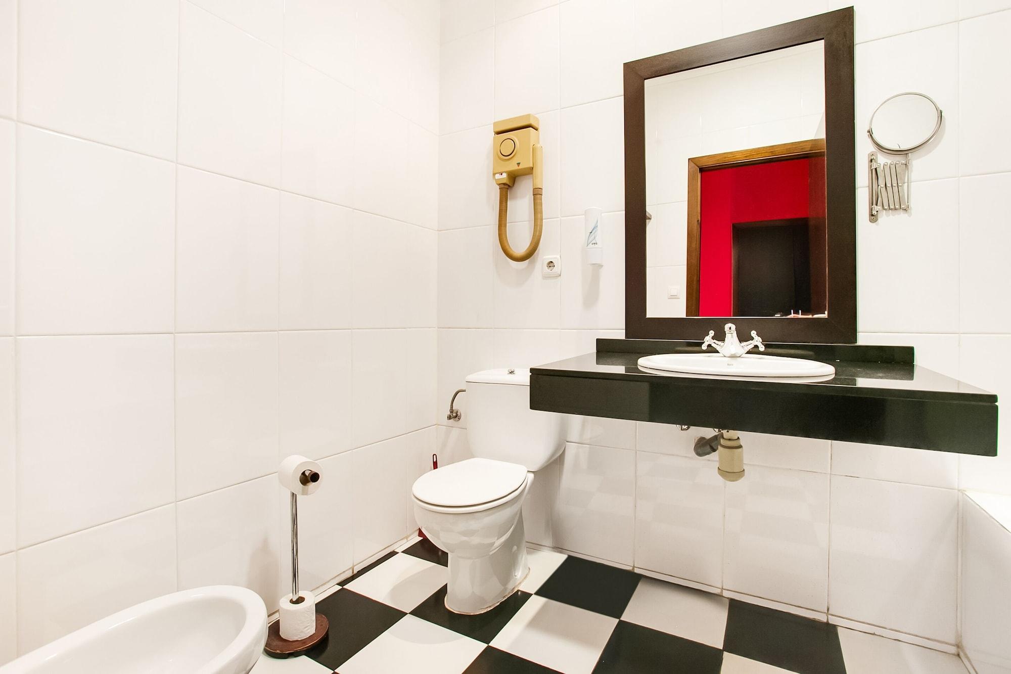 Oyo Hotel Parque Empresarial Avilés Eksteriør bilde
