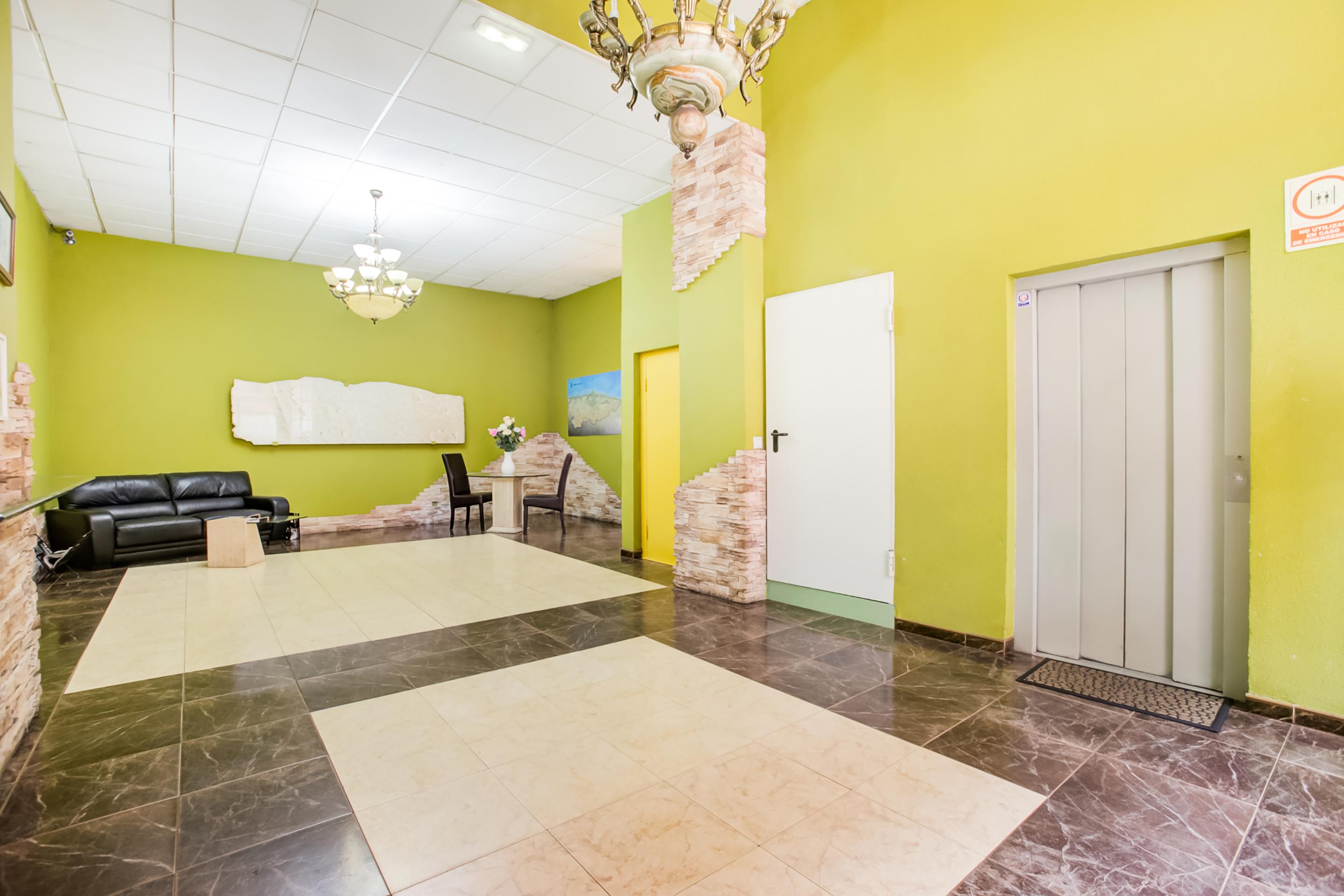Oyo Hotel Parque Empresarial Avilés Eksteriør bilde